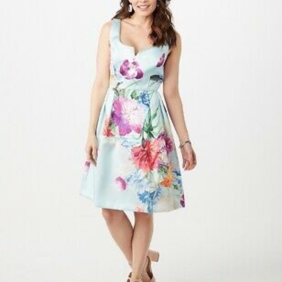 LUXE by Carmen Marc Valvo Dress Size 6 NWT - Picture 2 of 11